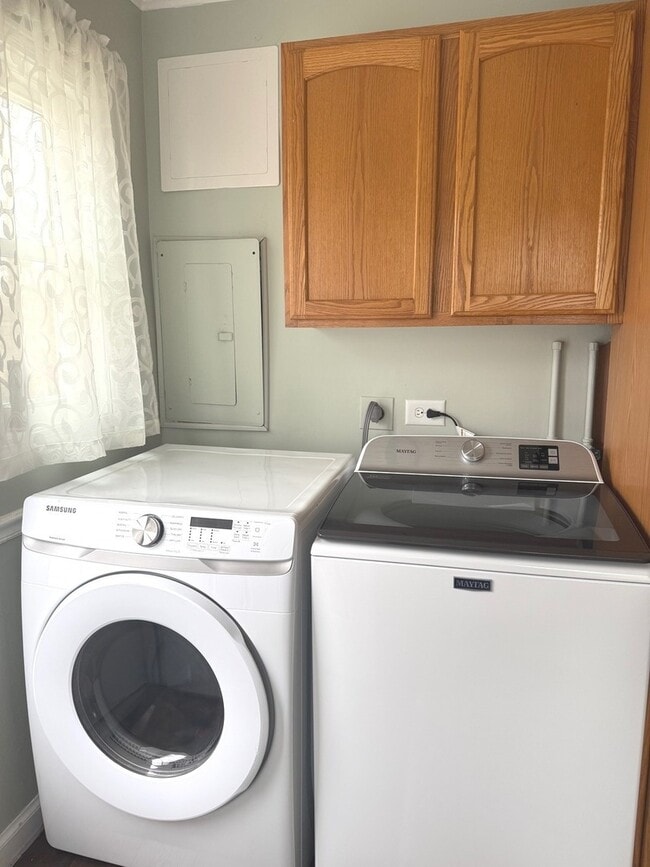 Building Photo - 24 Johnathan Rd