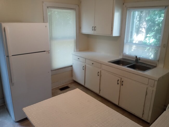 Building Photo - 302 East Main Street