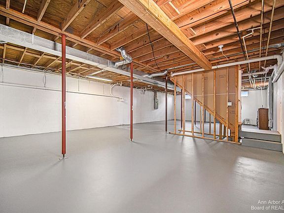 Building Photo - 3019 M-52