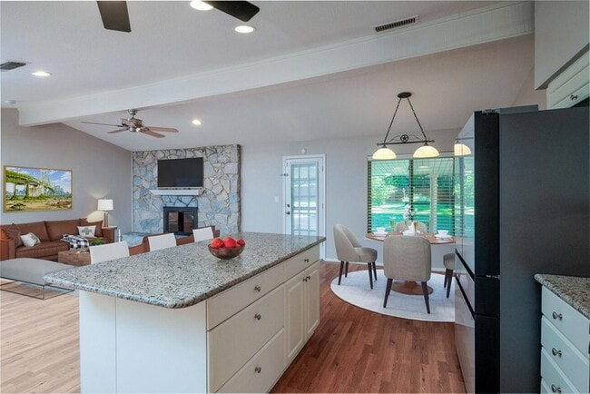 Building Photo - 624 Cimarron Trail