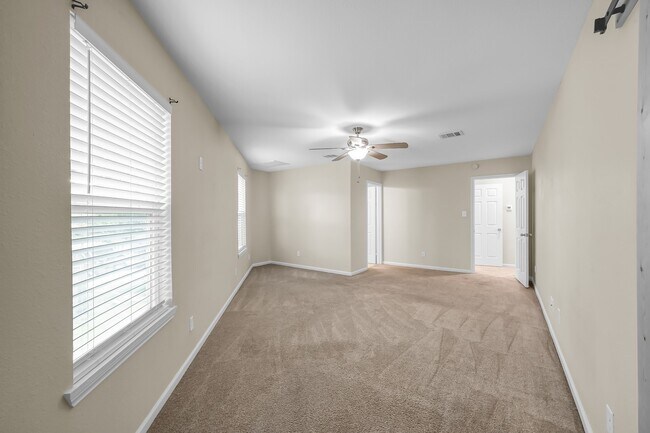 Building Photo - 16818 W Alderson