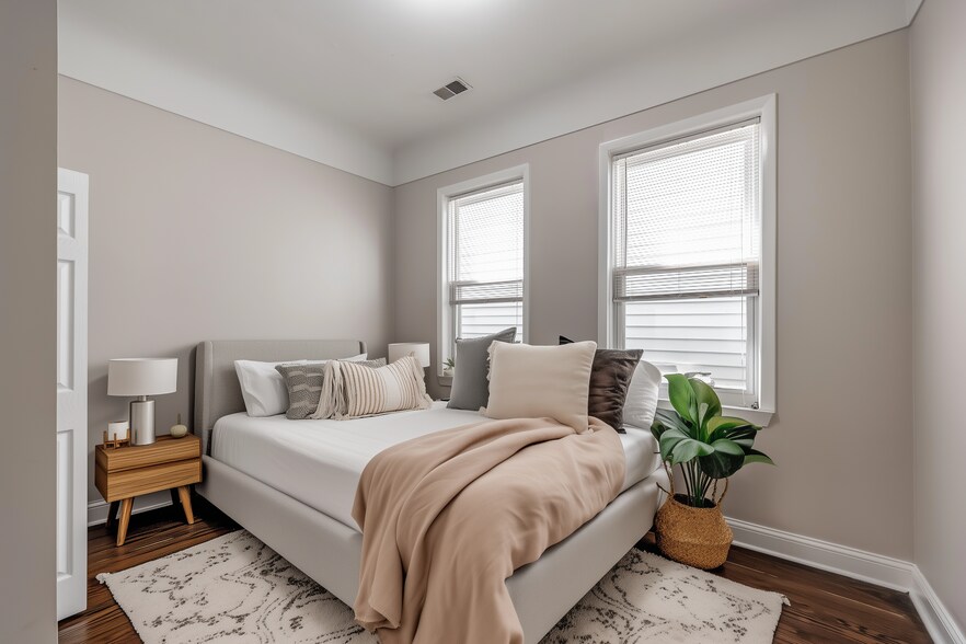 Building Photo - 4849 N Seeley Ave