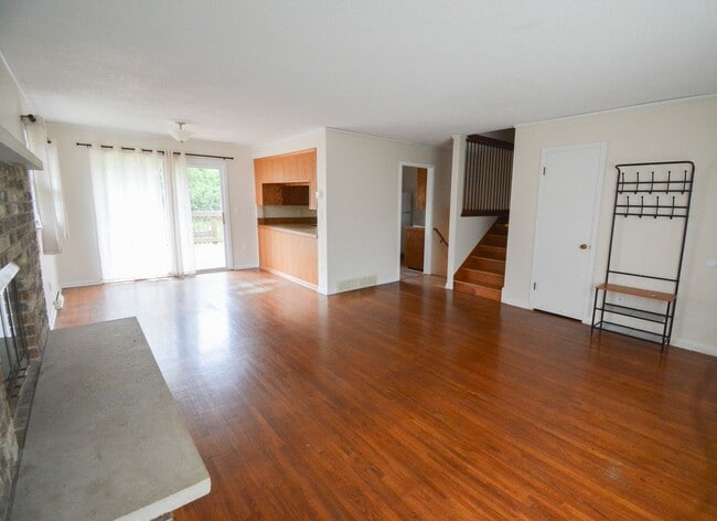 Building Photo - Beautiful multi-level with Gorgeous Yard and LOTS of Storage!
