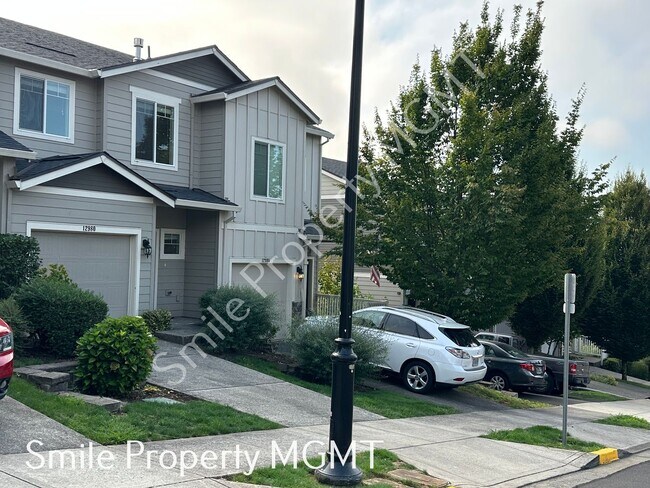 Primary Photo - A great house with three levels in Happy V...
