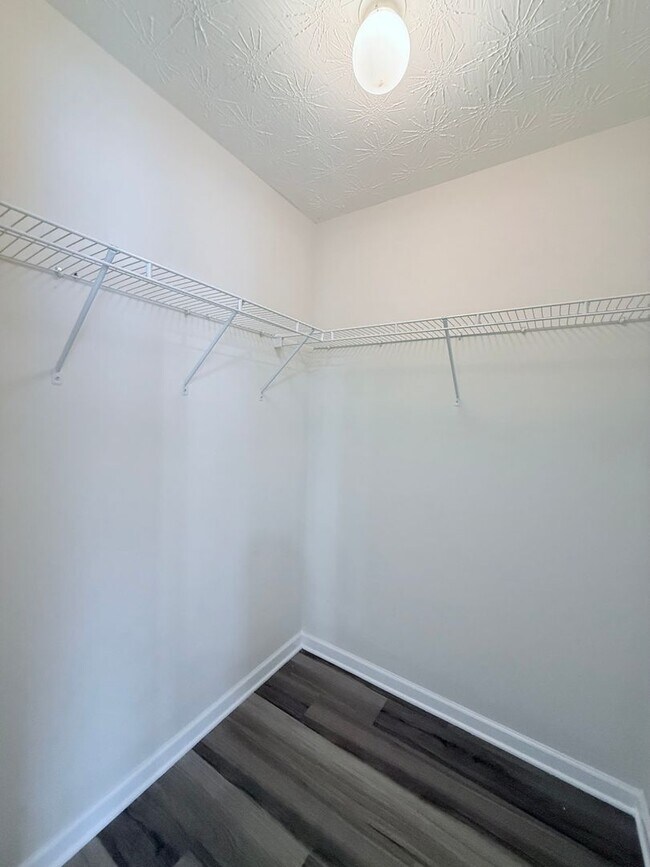 Building Photo - Large townhome in downtown Dawsonville