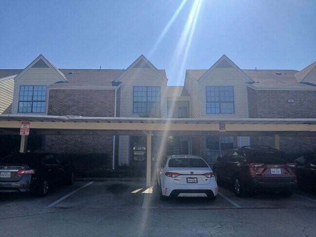 Building Photo - 1 Bed 1 Bath Condo in Dallas (All Electric)