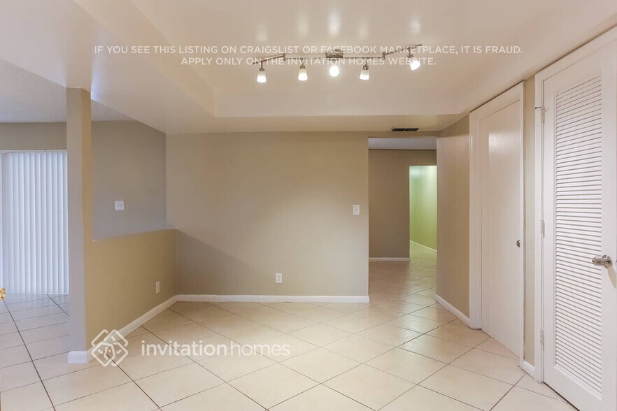 Building Photo - 11090 Glenwood Dr