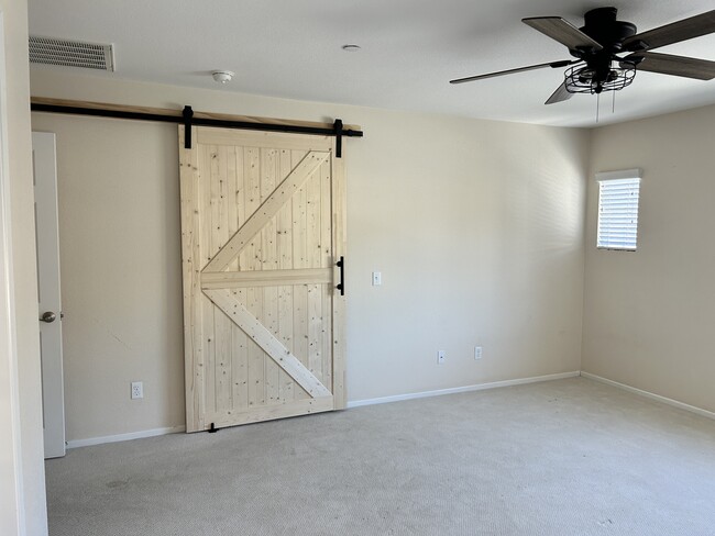 Building Photo - 10960 Knoxville Way