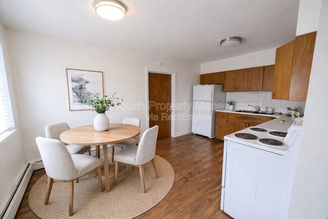 Building Photo - 541 2nd St N