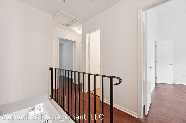 Building Photo - 4 br, 2.5 bath House - 7007 Onyx Ct.