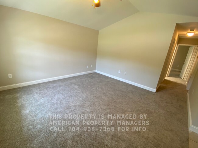 Building Photo - 1176 Lombardi St