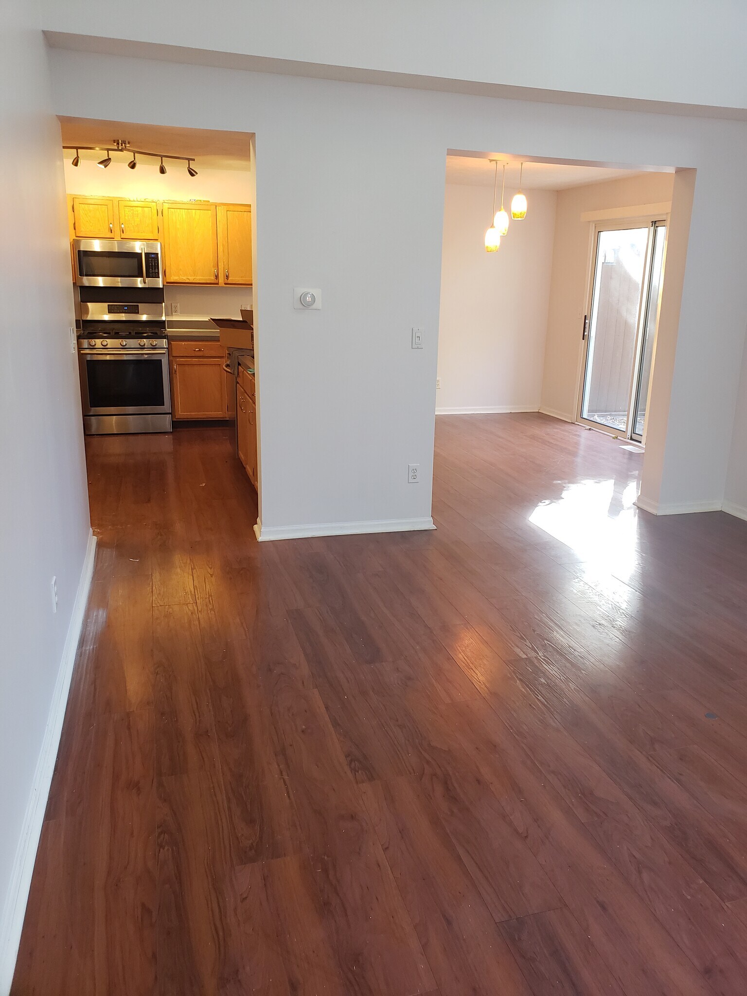 Building Photo - 3910 Old Elm Dr SE