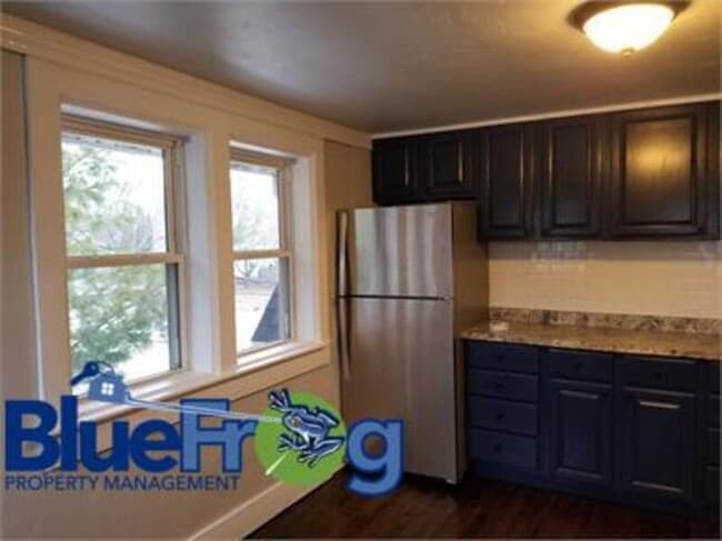 Building Photo - 907 Kellogg St