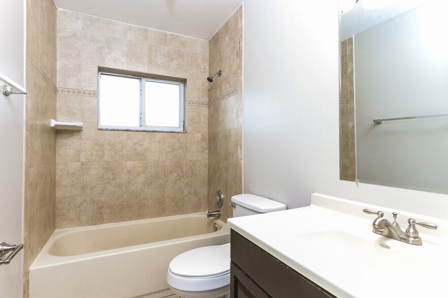 Building Photo - 22025 Flanders Ct