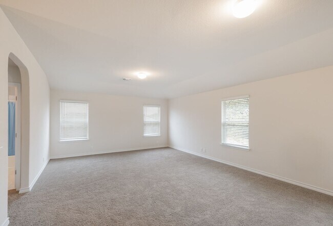 Building Photo - Private Cul-de-Sac Living with Spacious Backyard