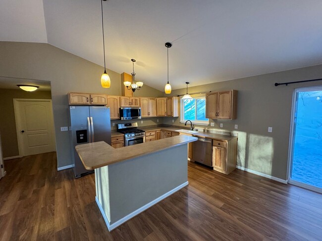 Building Photo - Beautiful 3 Bed 2 Bath Home in Wasilla!