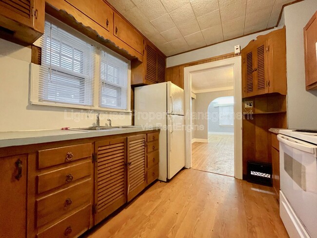 Building Photo - 1183 Emerson Ave