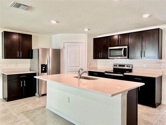 Building Photo - 169 SE 66th Ct