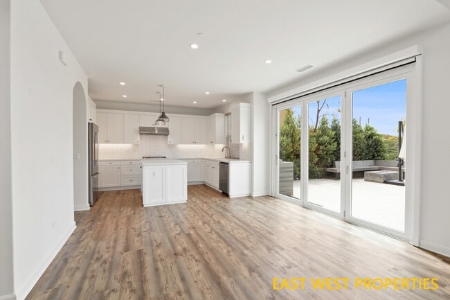 Building Photo - 136 Falcon Rdg