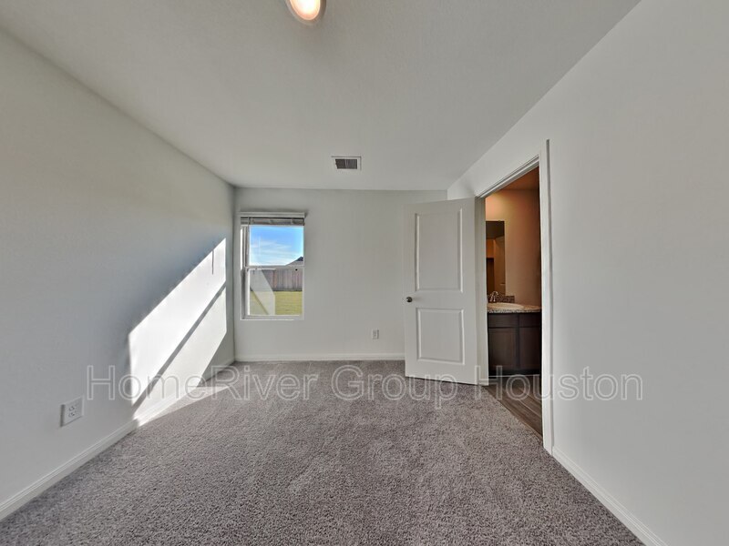 Building Photo - 18 Rd 5117