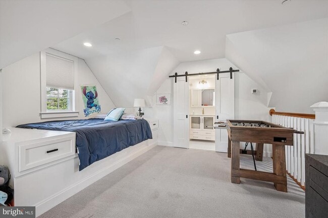 Building Photo - 215 E Chew Ave