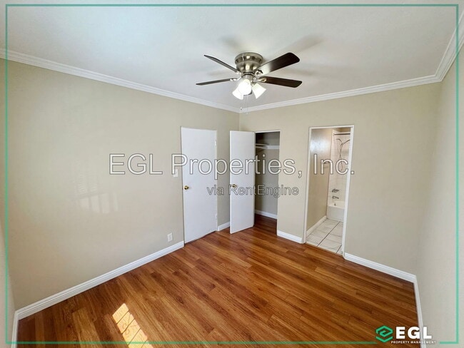 Building Photo - 648 W 91st St