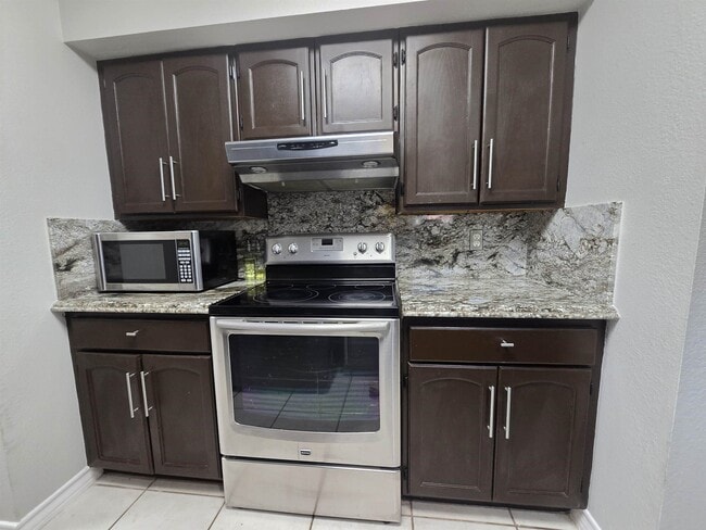 Building Photo - 9819 Sweetwind Dr