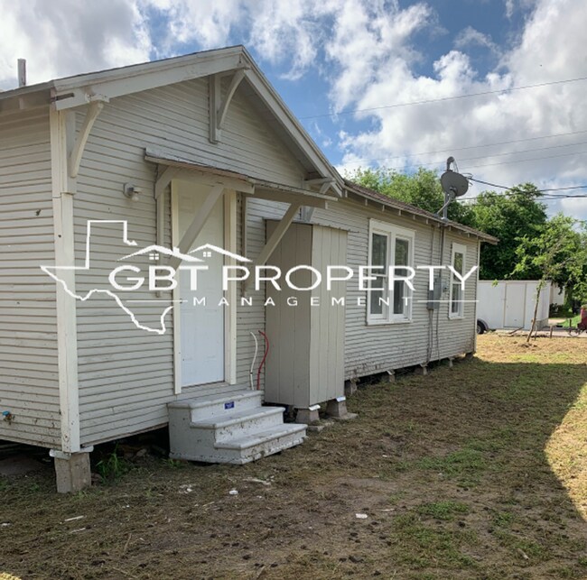 Building Photo - 1108 E Lee Ave
