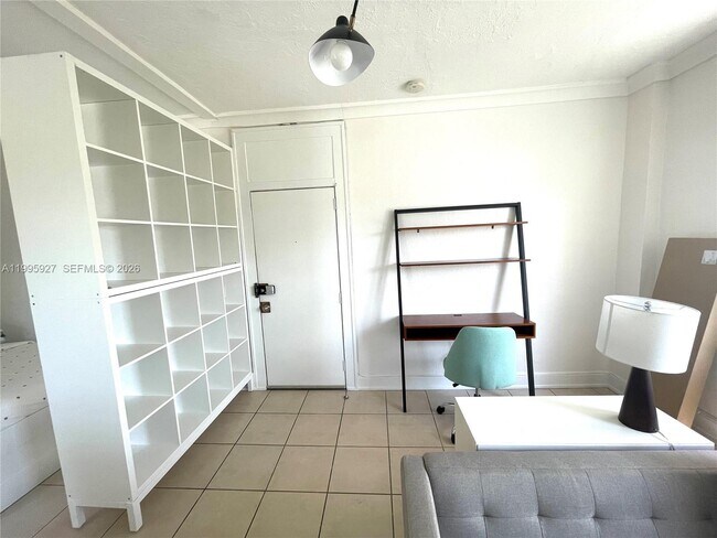 Building Photo - 1611 Michigan Ave