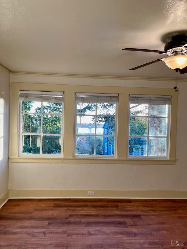 Building Photo - 118 B St