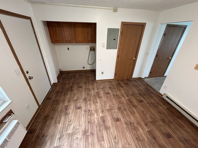 Building Photo - Spacious 2-Bedroom Living in a Quiet Commu...