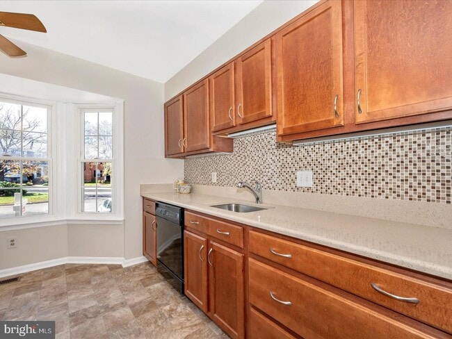 Building Photo - 15505 Villisca Terrace