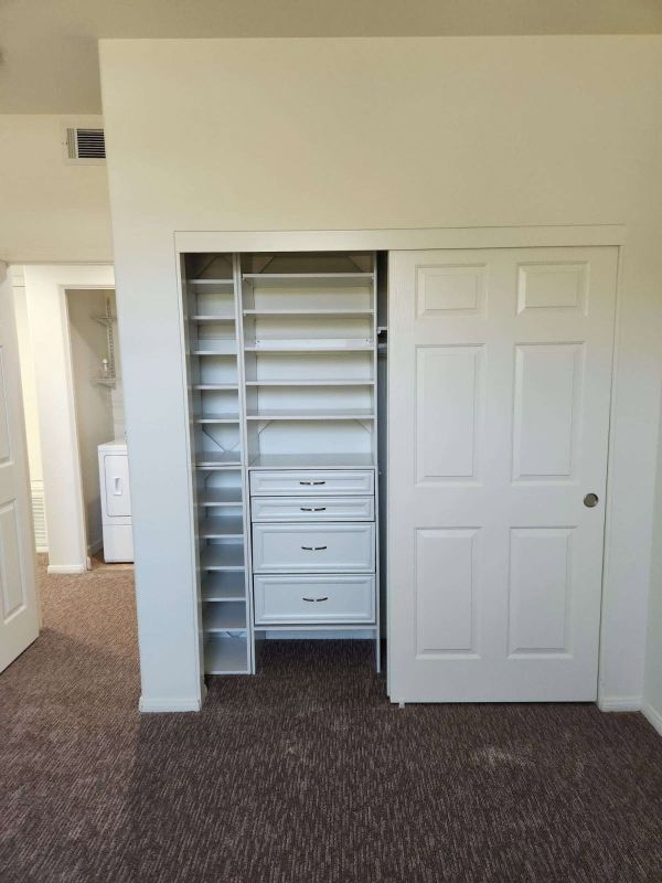Building Photo - 956 Tarragon Ln