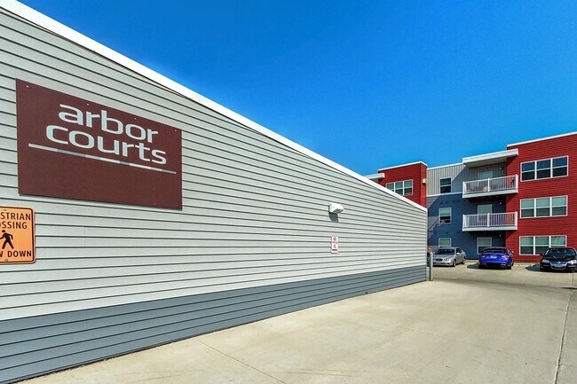 Building Photo - 5440 38th Ave S