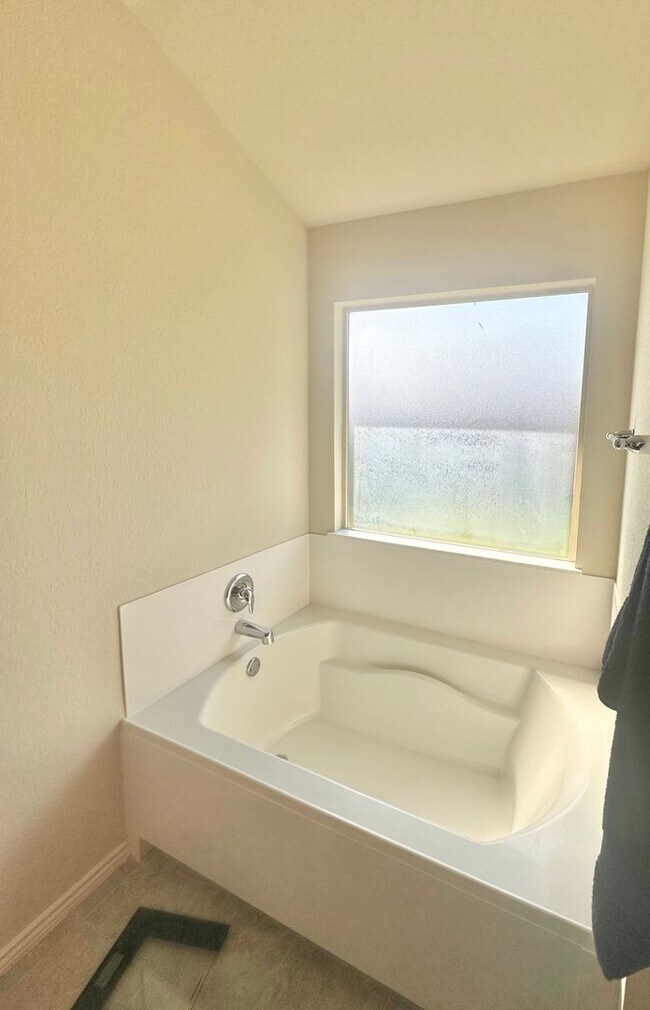 Building Photo - Beautiful 4 Bed Home in Copperas Cove! AVAILABLE NOW!