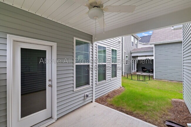 Building Photo - 204 White Oak Gdn Wy