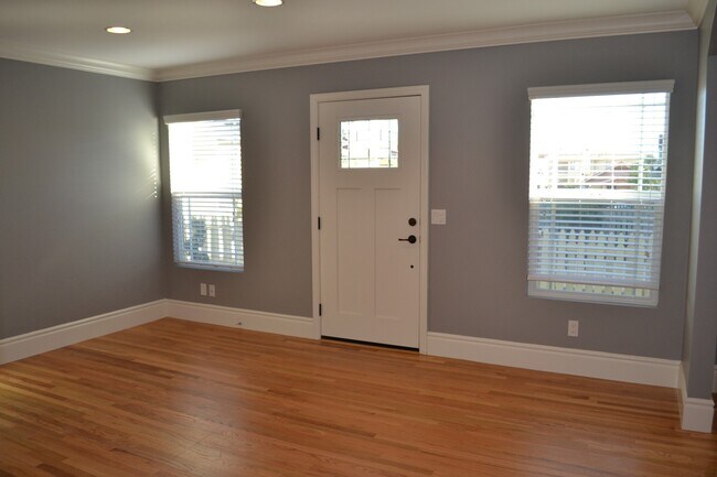 Building Photo - Stylish 2BD Golden Hill Gem | A/C, Bonus R...