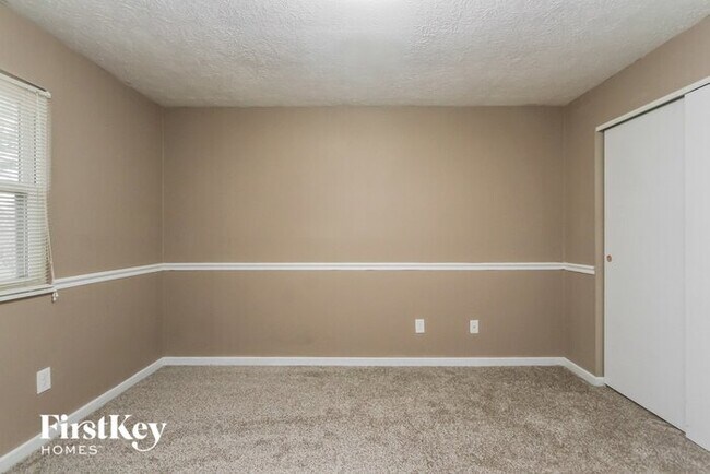 Building Photo - 1327 Fairview Dr