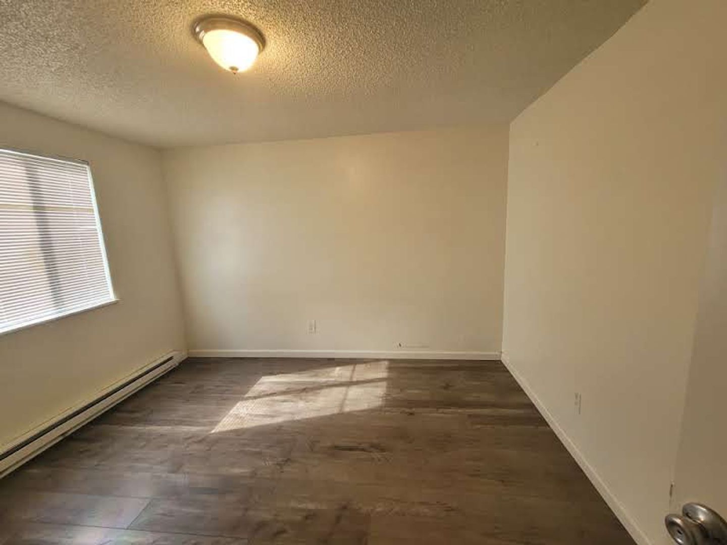 Building Photo - 13323-13325 Clairmont Way