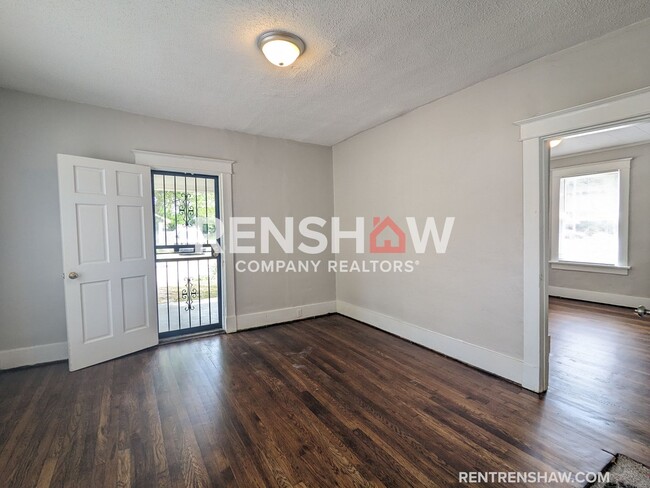 Building Photo - Charming 3 Bedroom 1 Bath In Memphis Avail...