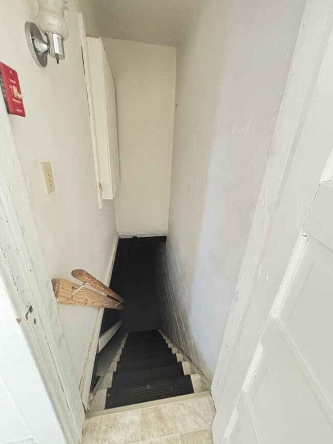 Building Photo - 3 Br 1 Bath Twin Home available in Bethlehem