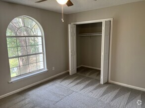 Building Photo - Recently Remodeled Townhome