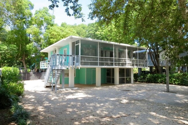 Primary Photo - 661 Colson Dr