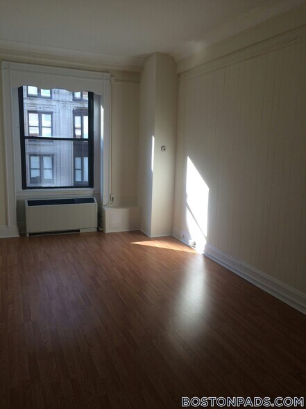Building Photo - 62 Boylston St
