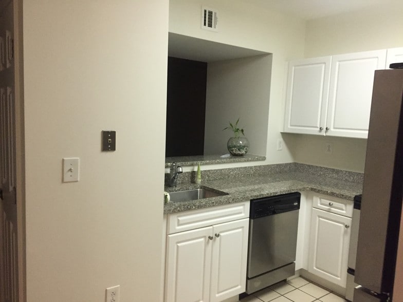 Kitchen - 1 Cityview Ln