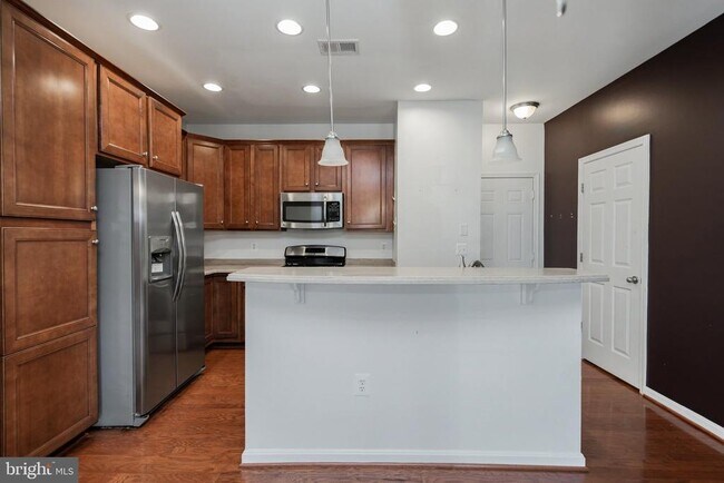 Building Photo - 9431 Stonewall Rd