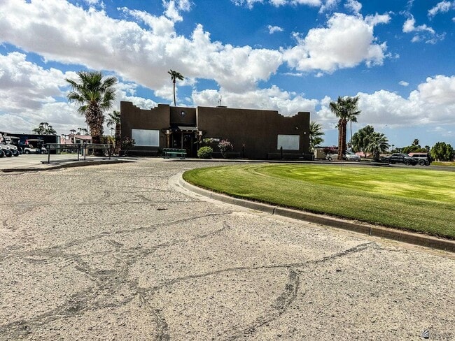 Building Photo - 10476 S Del Montes