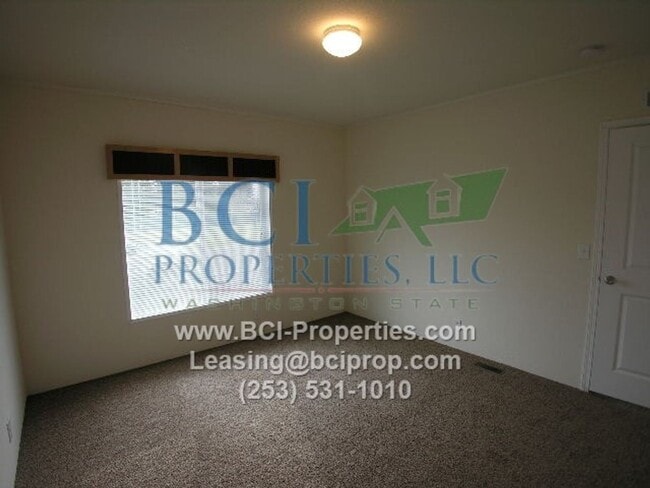 Building Photo - Welcome Home to Evergreen Place Condominium 3bed/2ba available for immediate move in