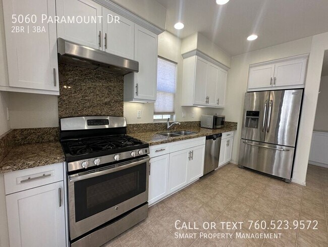 Building Photo - 5060 Paramount Dr