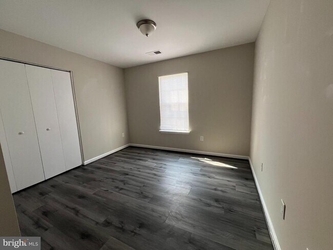 Building Photo - 38 White Pine Cir